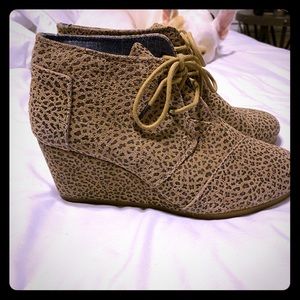 Tom’s wedges